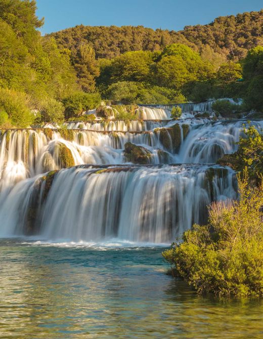 Parco nazionale della Krka, Croazia – la cascata di Skradinski buk, il  convento di Visovac